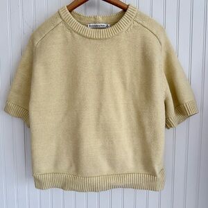 Abercrombie and Fitch Short Sleeve Sweater Size M in Yellow